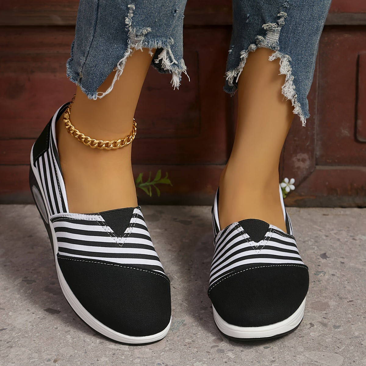 Wenus™ | Comfortable Slip-On Orthopaedic Striped Sneakers