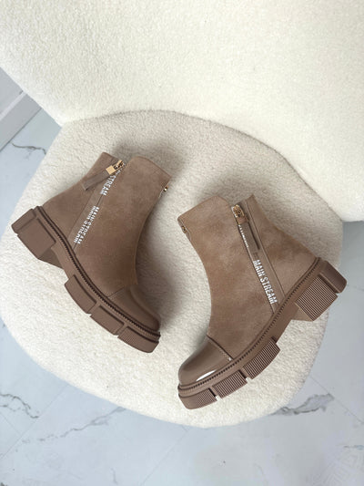 Mani™ | Stylish Suede Boots