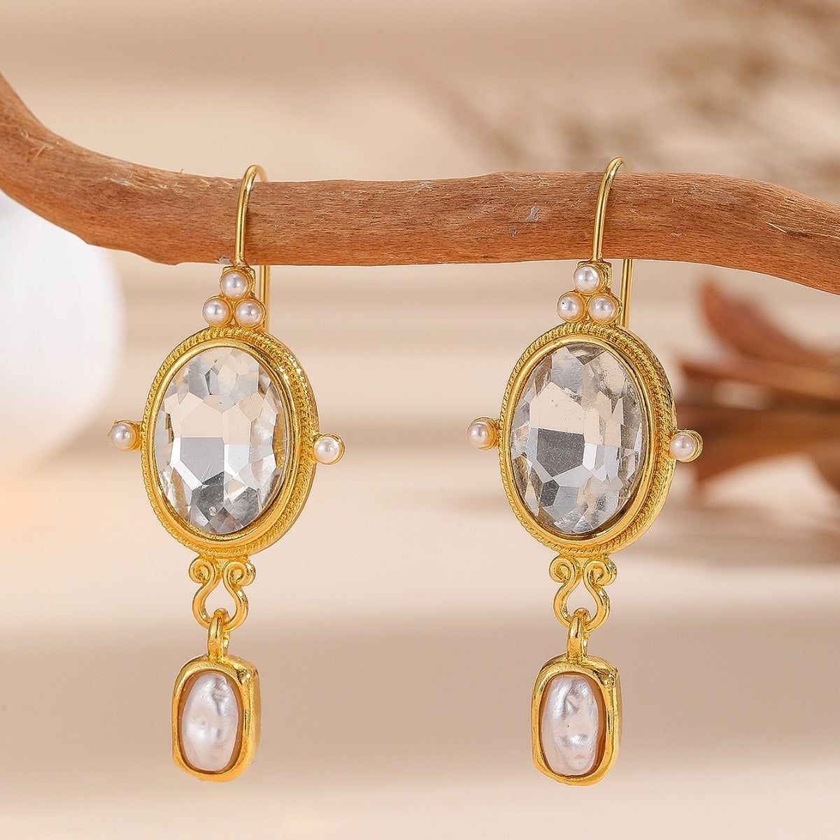 Maylin vintage earrings with pearl