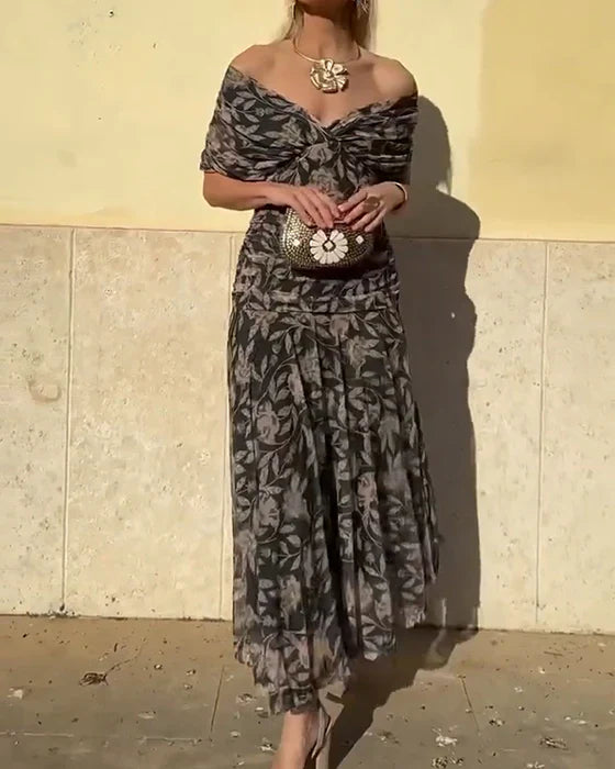 Julieta™ | Elegant Dress with V-Neck and Off-Shoulder Design