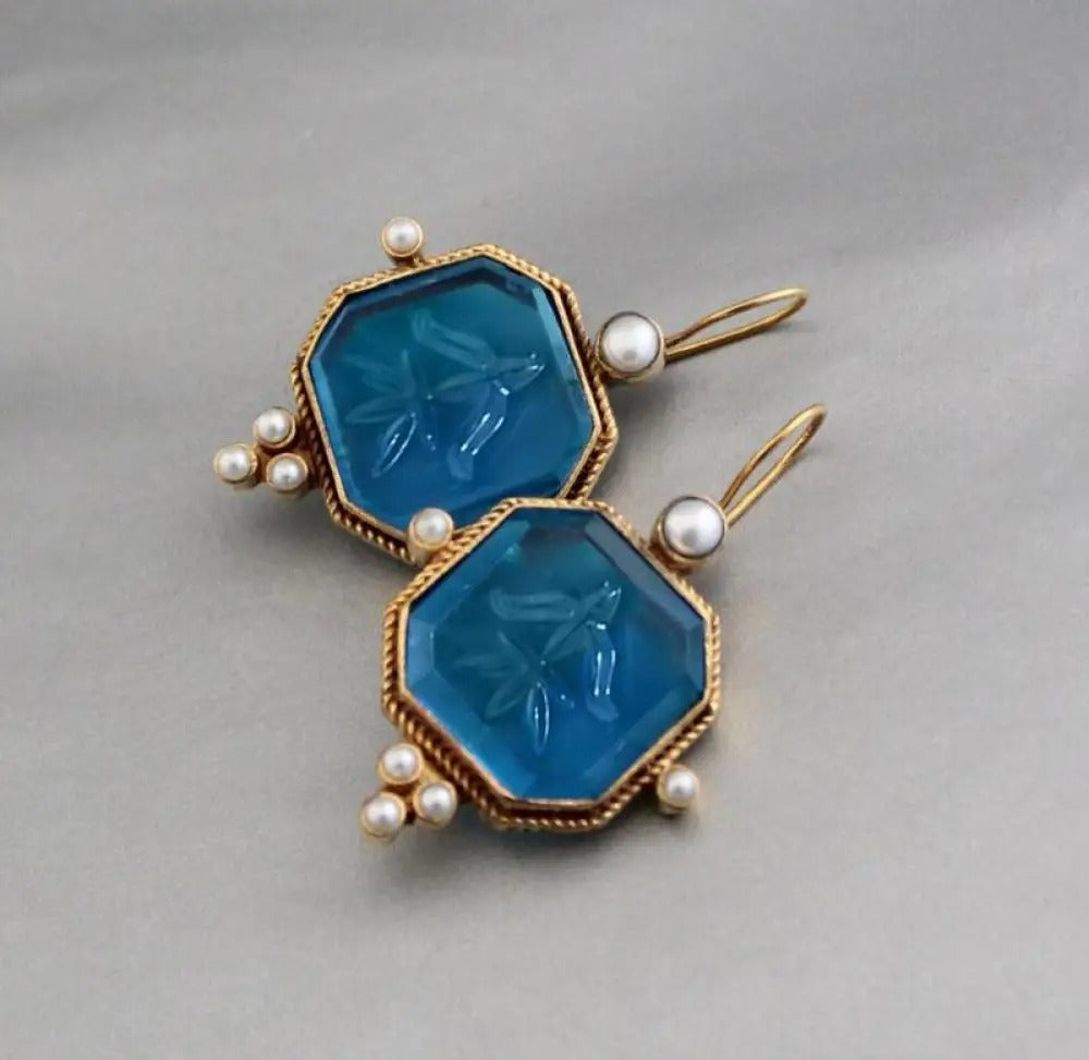 Maeble Vintage earrings with green stone and pearl
